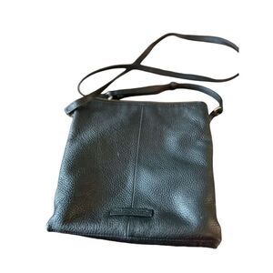 Vince Camuto Women's Black Leather Crossbody Bag Adjustable Strap  magnetic snap